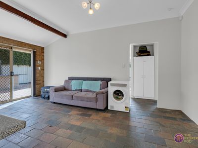 33 Redheart Drive, Thornlie