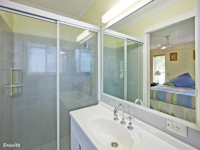 4 Justora Street, Rochedale South