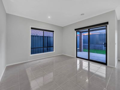 10 Portia Circuit, Clyde North