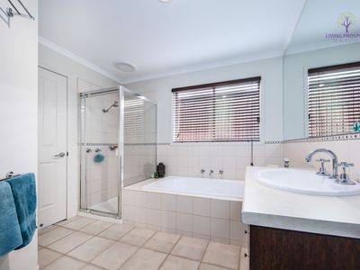 26 James Cook Drive, Truganina