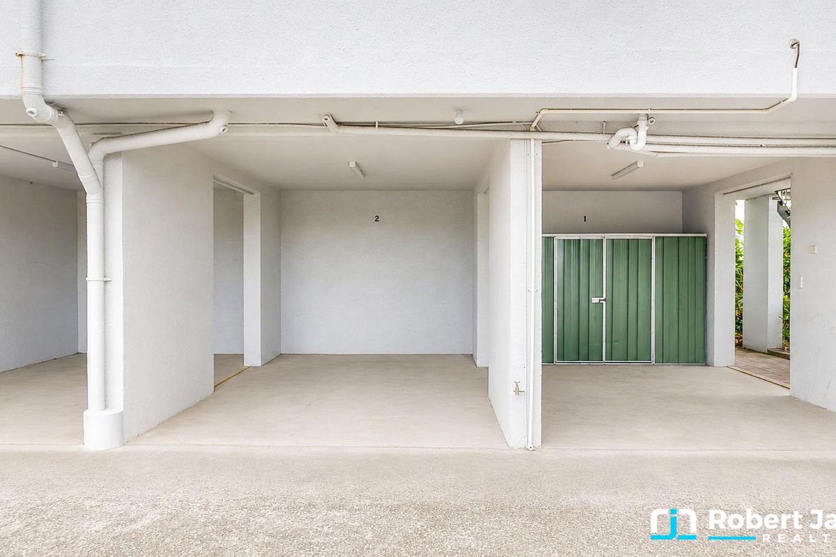 2 / 46 Poinciana Avenue, Tewantin