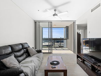 1075 / 16 Hamilton Place, Bowen Hills