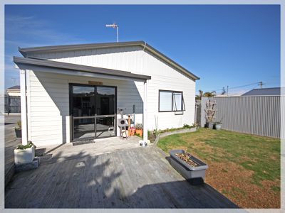 24 Thomas Place, Foxton Beach