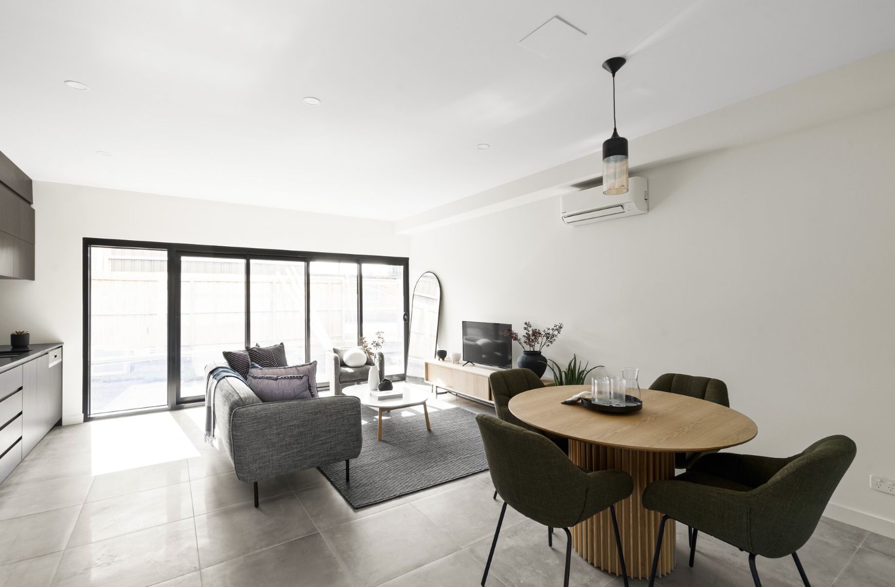 4 / 123 Millers Road, Altona North
