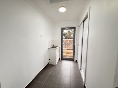 1215 Ison Road, Manor Lakes