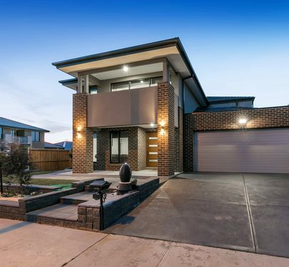 9 Fenway Boulevard, Clyde North