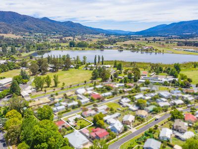 4 Beauty Avenue, Mount Beauty