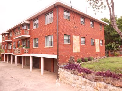 2 / 2 Mons Avenue, West Ryde