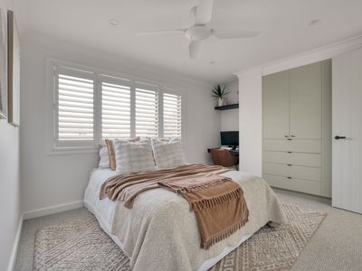 24 Gibraltar Drive, Isle Of Capri