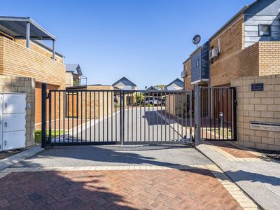 2 / 3 Sloan Street, Rockingham