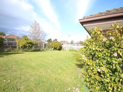 1 Cedar Court, Kingston