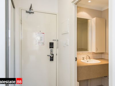 602 / 12 Victoria Avenue, Perth