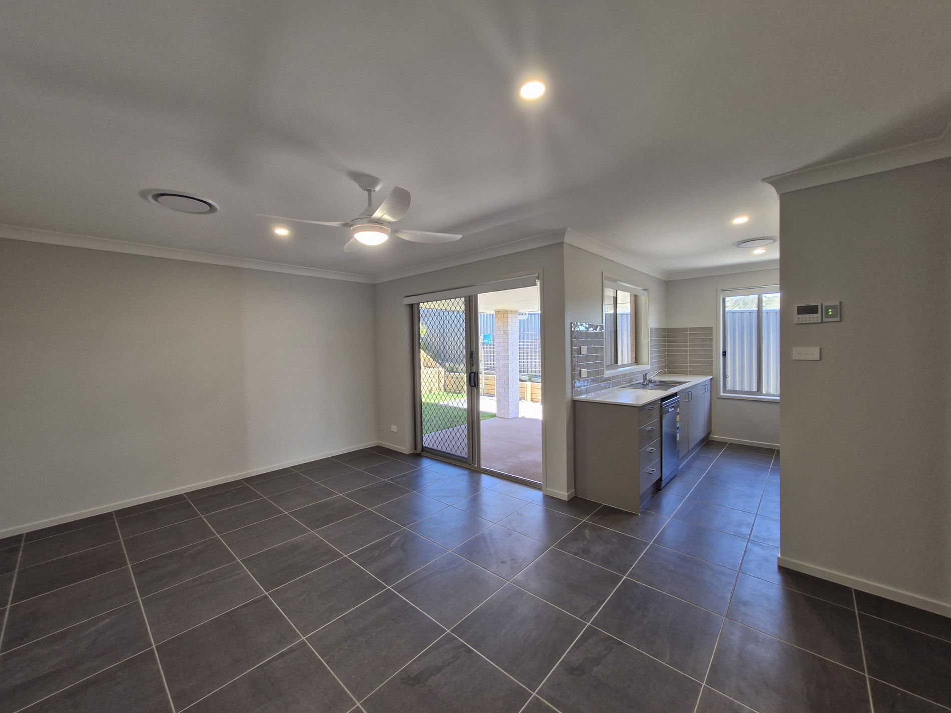 1/48 Harlington Avenue, Farley