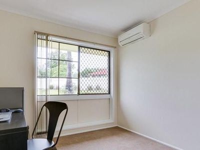 8 Woodlands Drive, Rochedale South
