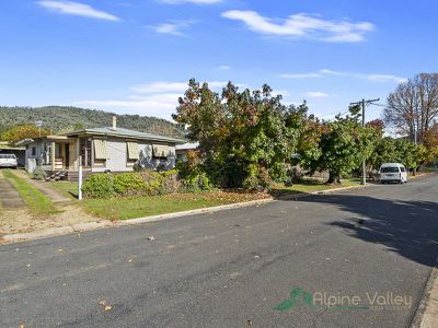 12 Simmonds Street, Mount Beauty