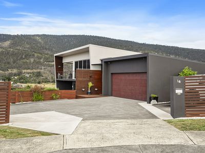 14 Old Apple Court, Huonville