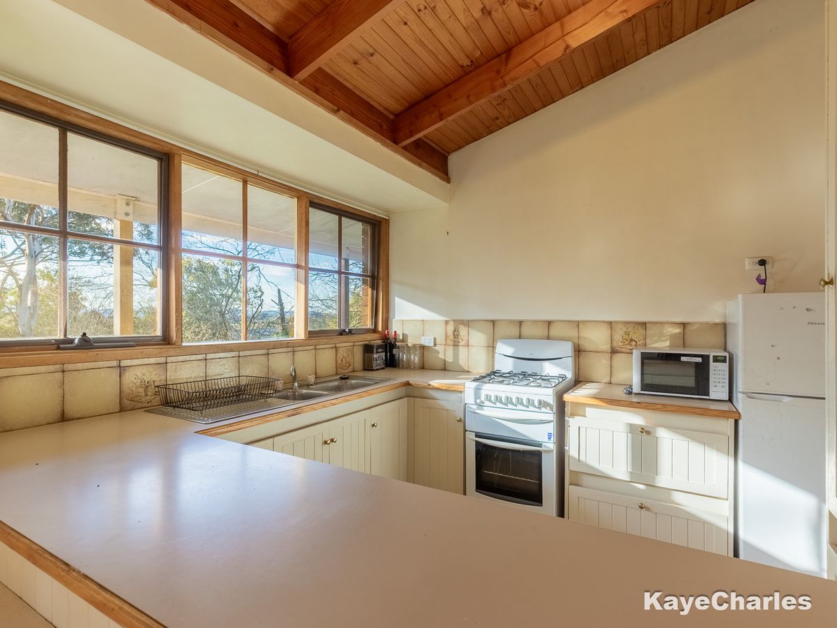 63 Beaconsfield-Emerald Road, Beaconsfield Upper