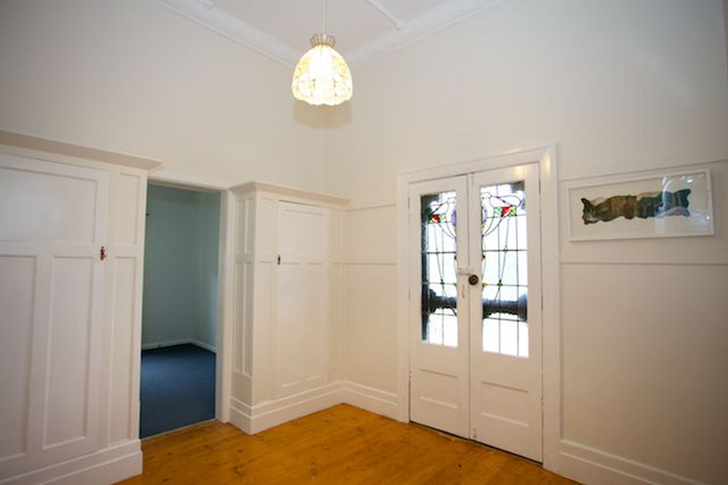 20 Main Street, Jung