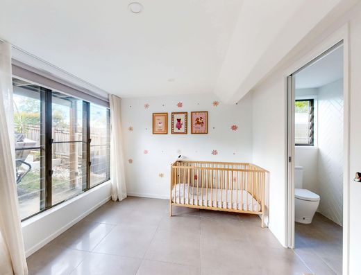 A Hidden Tewantin Gem with Space to Inspire image 23