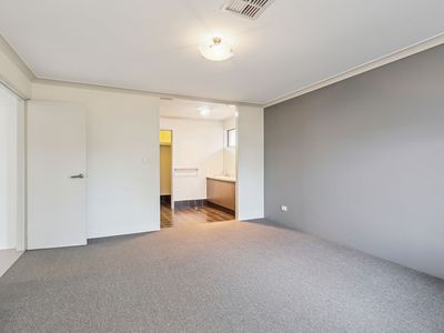 26 Delapre Drive, The Vines