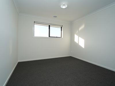16 Sunburnt Circuit, Clyde North