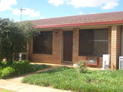 2 / 13 Bedford Avenue, Dubbo