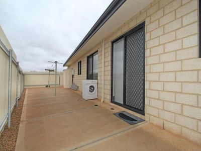 32 Tumbarri Way, Hannans