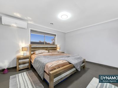 1 Treetop Close, Roxburgh Park