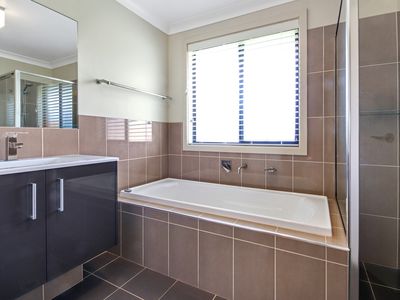 21 Binalong Street, Dalmeny