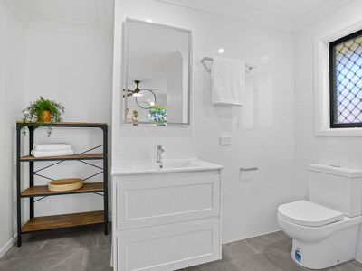 14 HILLVIEW PARADE, Ashmore