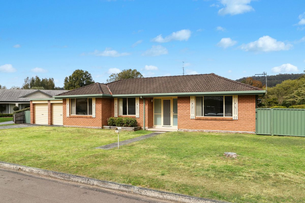 12 Gurra Close, West Gosford