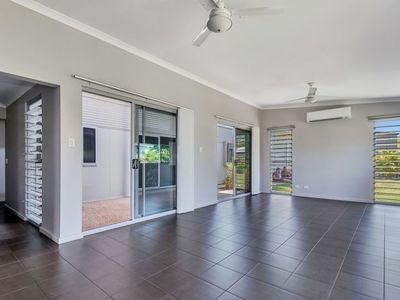 10 Tall Street, Johnston