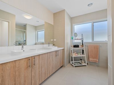 45 Fairground Promenade, Berwick