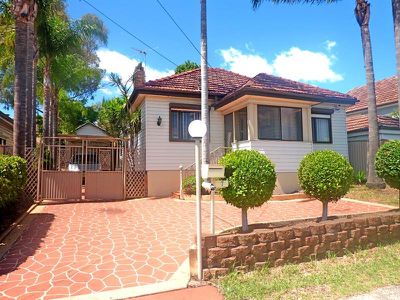 7 Stoney Creek Rd, Beverly Hills