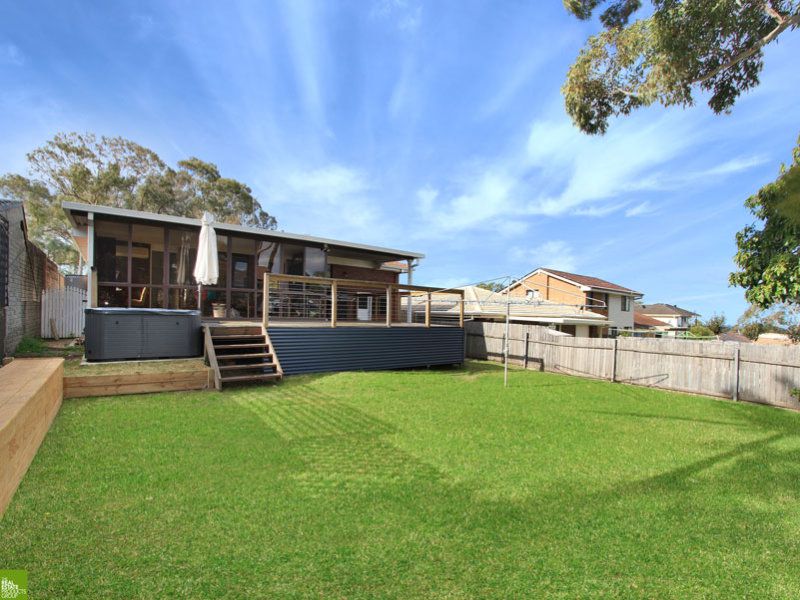17 Loch View Avenue, Farmborough Heights