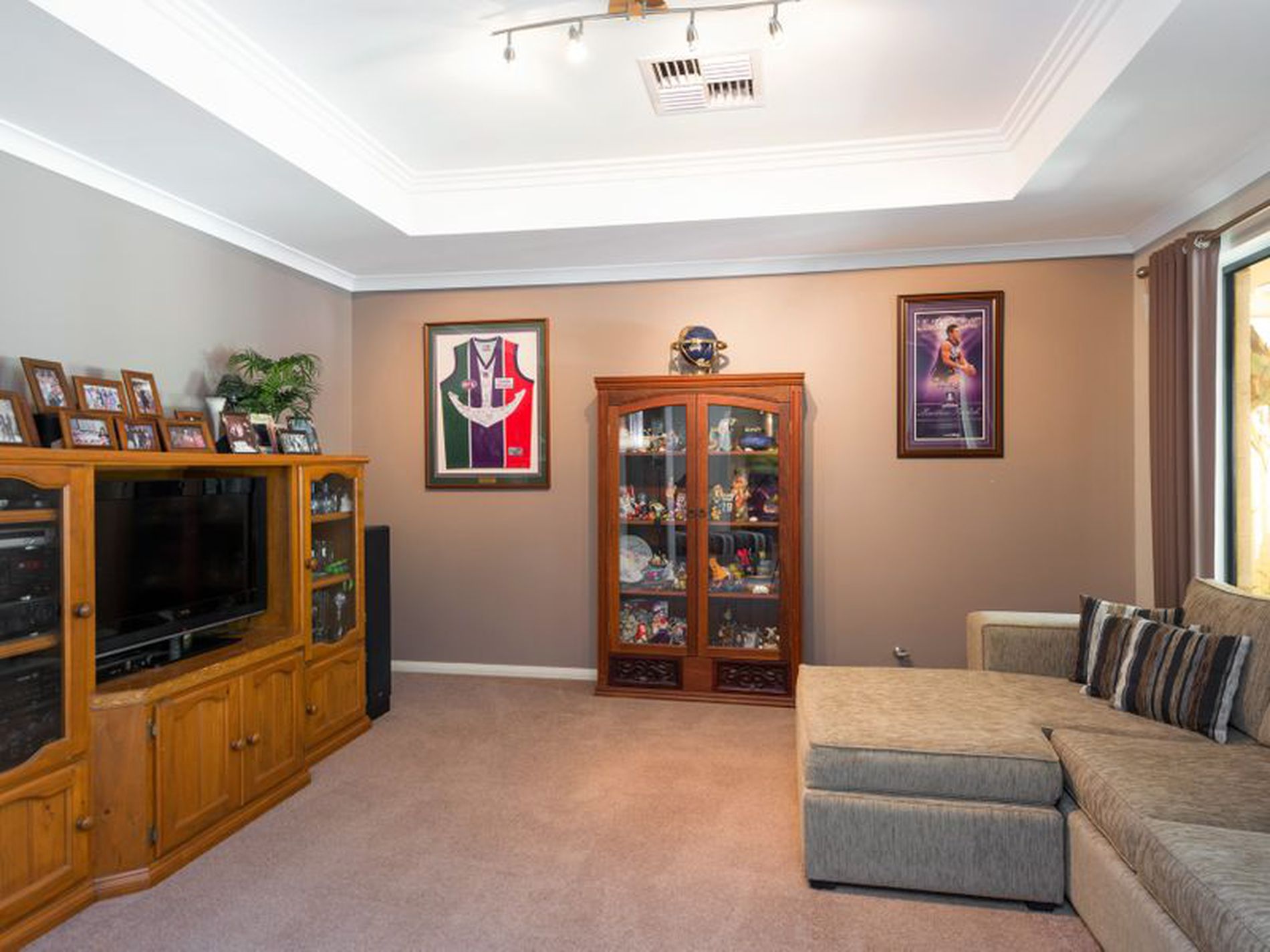 16 Vitali Crescent, Somerville