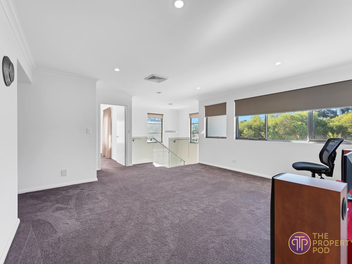 11 The Grandstand, Harrisdale