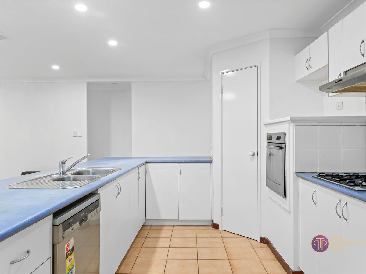 42 Woodside Loop, Beckenham