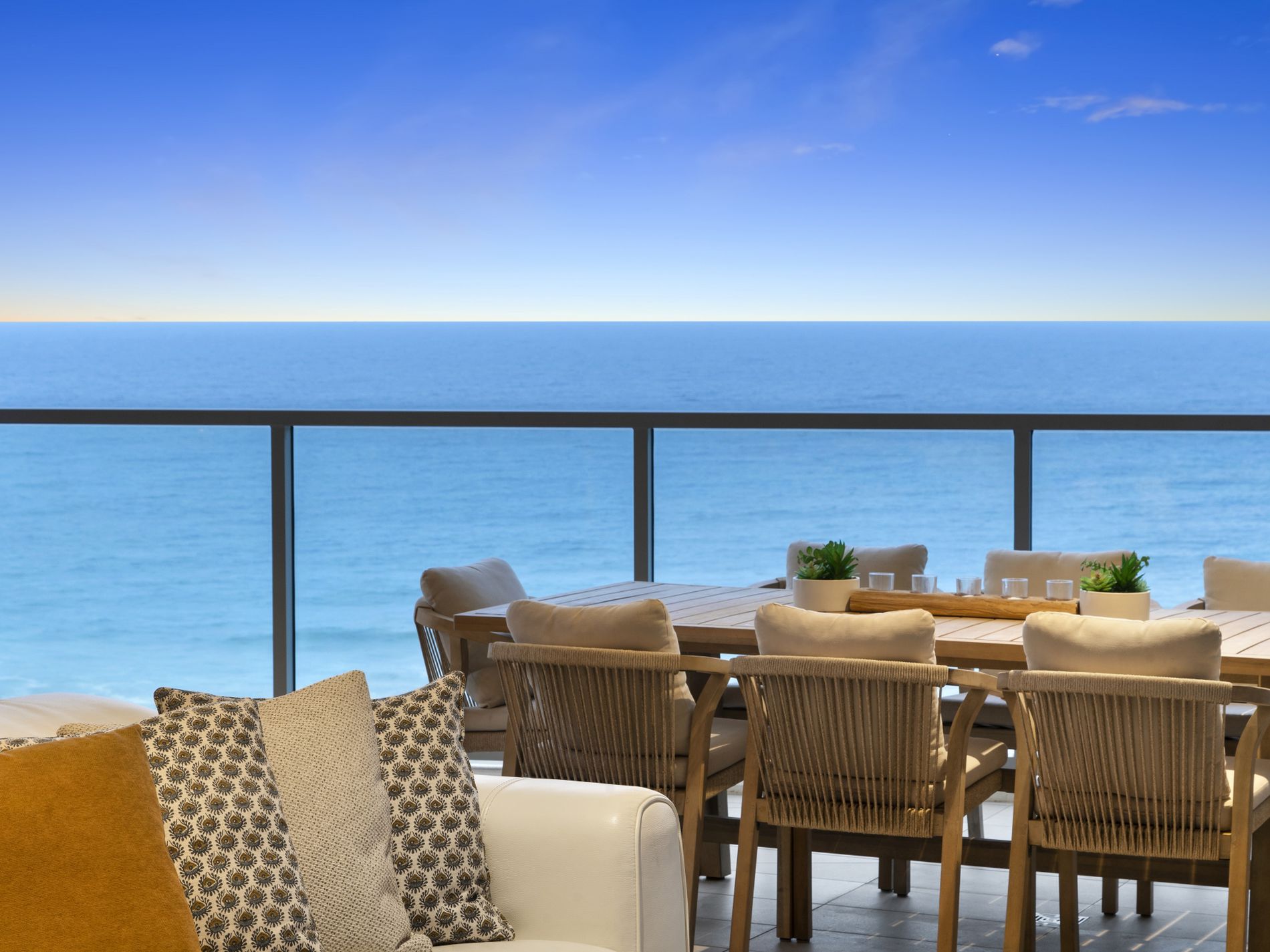 801 / 3 Northcliffe Terrace, Surfers Paradise | Republik Property Partners