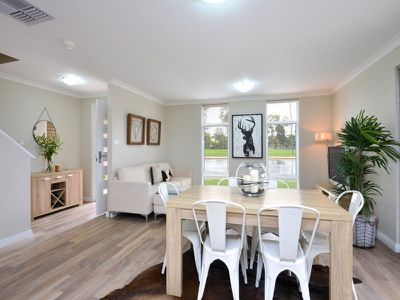 2 / 8 Tali Mews, Karlkurla