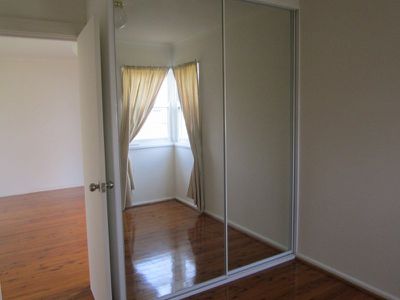 1 / 4 Banksia Avenue, Windang