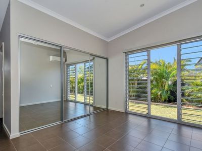 10 Tall Street, Johnston
