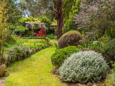 12 Salisbury Road, Mount Macedon