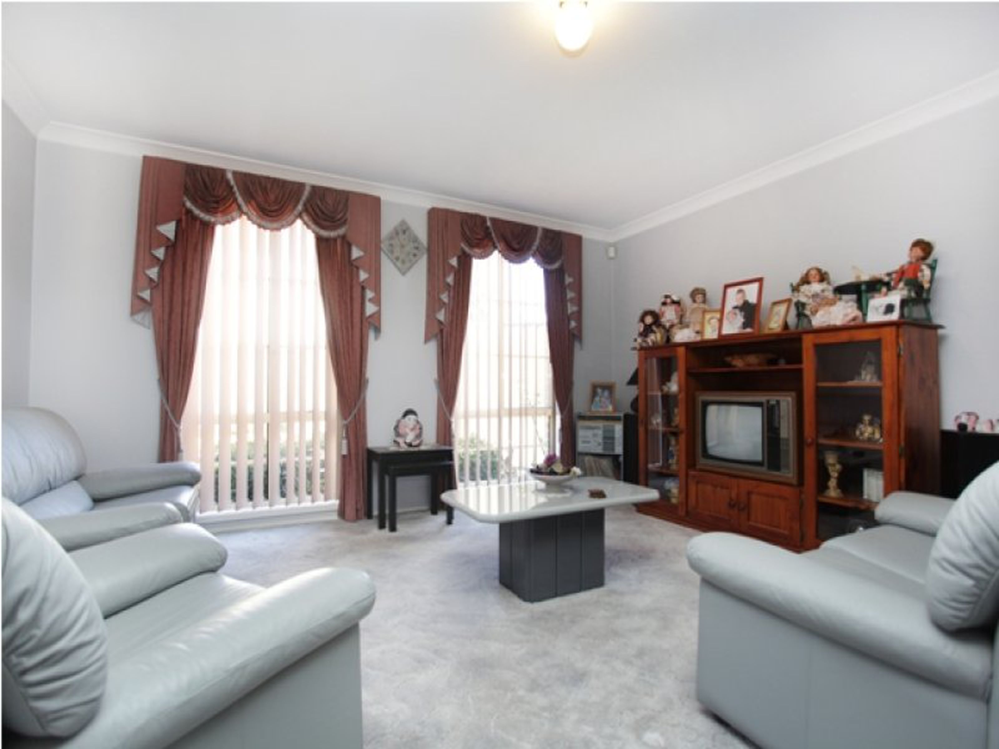 27 Muru Drive, GLENMORE PARK