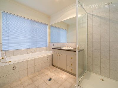 23 FLORENCE CRESCENT, Albury
