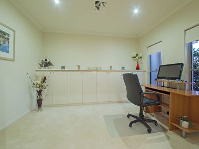 2 Lachlan Drive, Wakerley