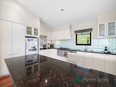 21 Ranch Road, Tawonga South