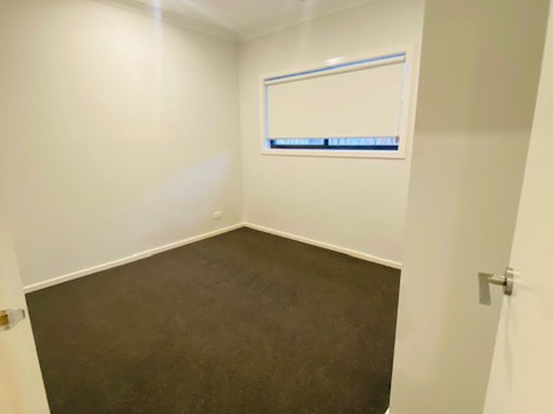 23 Chromite Circuit, Weir Views