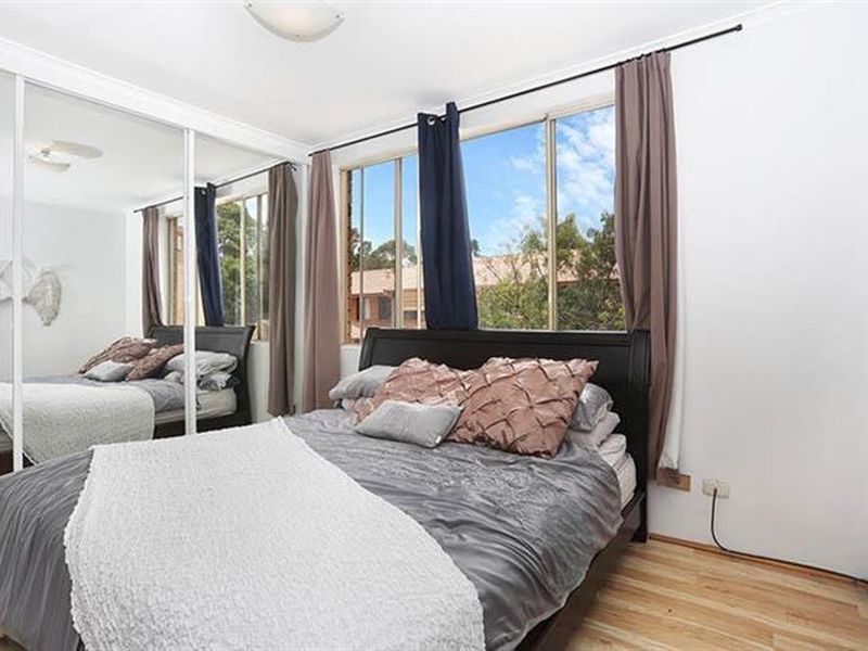 115 Riverpark Drive, Liverpool