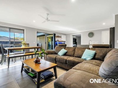 27 Senorita Parade, Urangan